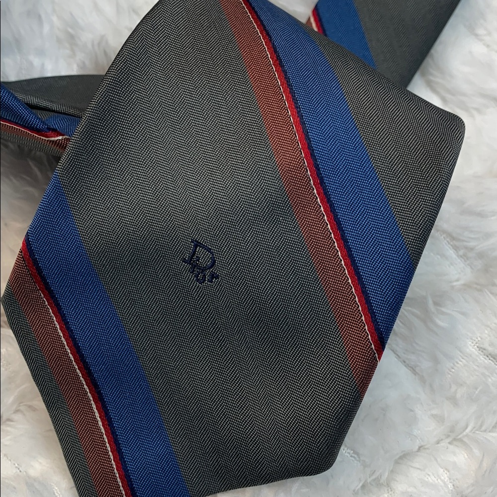 🌹VINTAGE Christian Dior SIGNATURE AUTHENTIC Charcoal Tie with Blue & Red Stripes - Picture 2 of 13